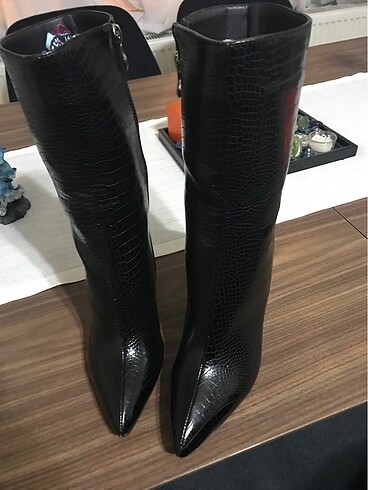 38,5 Beden Hiç giyilmemiş SIFIR BOT