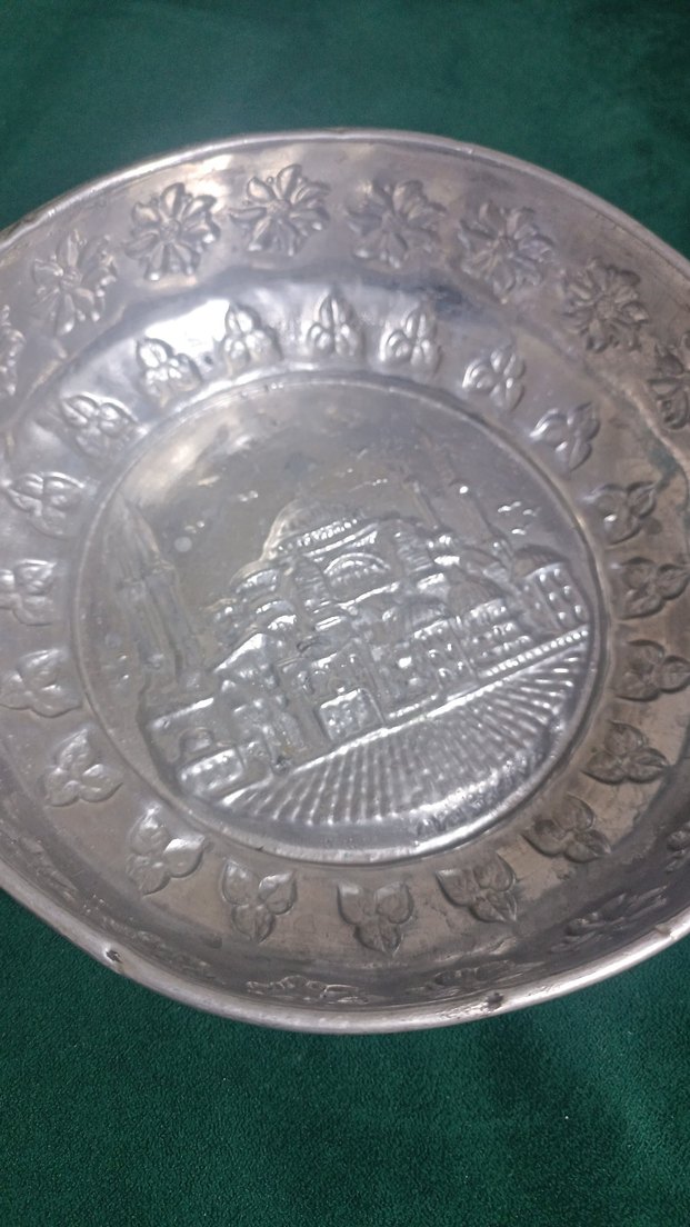 İşlemeli Parlak Yeşil Tabak - Görsel 3