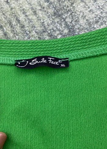 Yeşil Düğmeli Kadın Hırka - Görsel 3