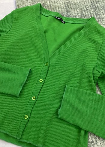 Yeşil Düğmeli Kadın Hırka - Görsel 2