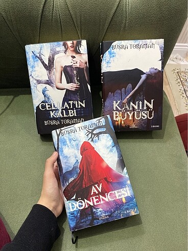 Büşra Toraman ?Av Dönencesi Serisi?nin ilk 3 kitabı
