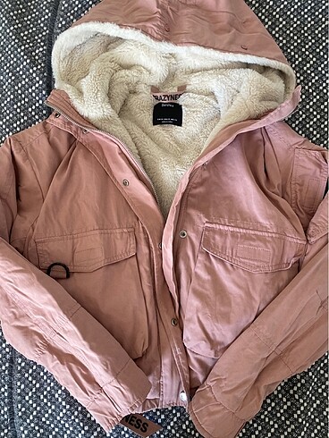 SATILDI!!!!!bershka mont
