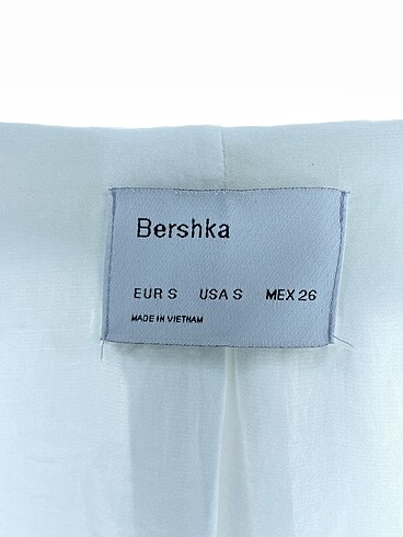 s Beden beyaz Renk Bershka Blazer %70 İndirimli.