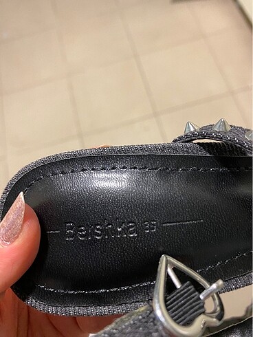 35 Beden gri Renk Bershka Zımba Detaylı Topuklu Sandalet
