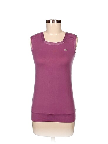 Lacoste Askılı %70 İndirimli.