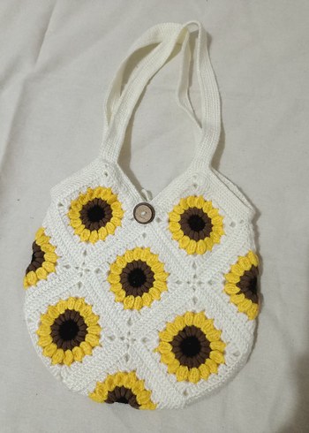 Zara Çiçek Desenli Örgü Bohem Kadın Çantası