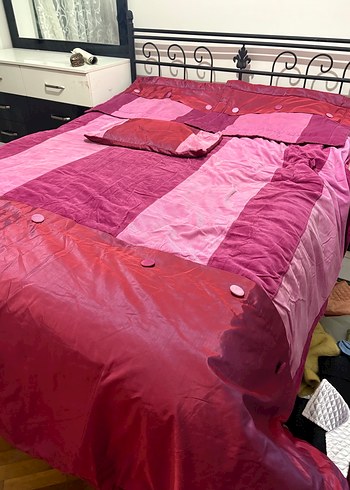 Koyu Pembe Kadife Yatak Örtüsü Takımı - Görsel 4