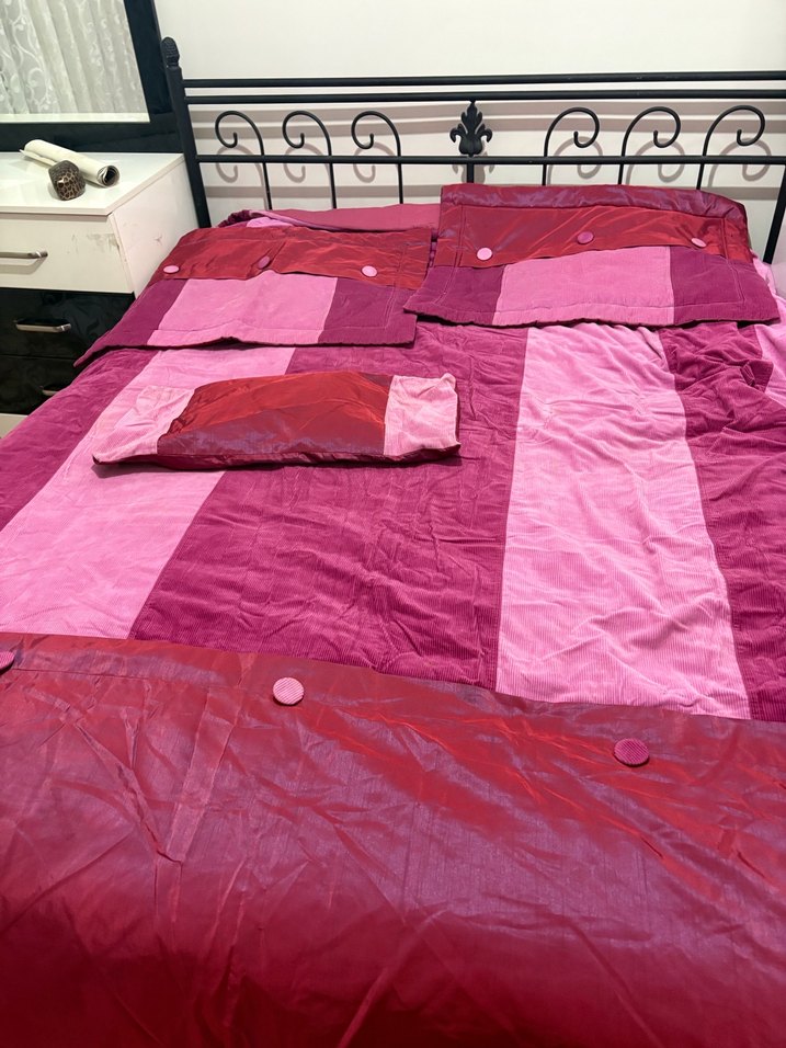 Koyu Pembe Kadife Yatak Örtüsü Takımı - Görsel 2