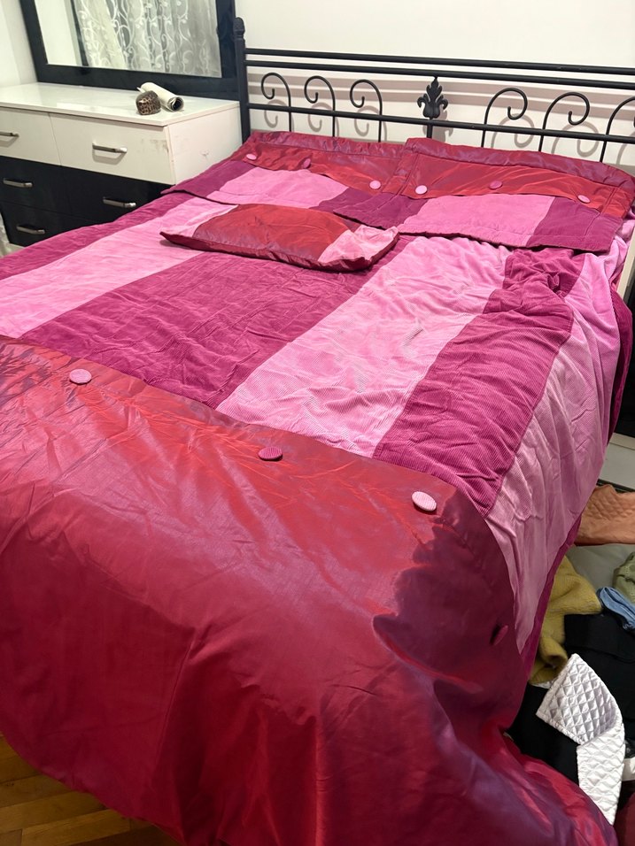 Koyu Pembe Kadife Yatak Örtüsü Takımı - Görsel 4