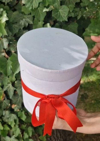 Zara Home Kutuda kırmızı ve Beyaz Gül Mumlar