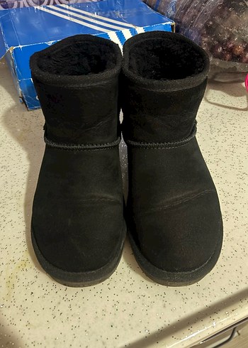 Pegia UGG Bot - Görsel 3