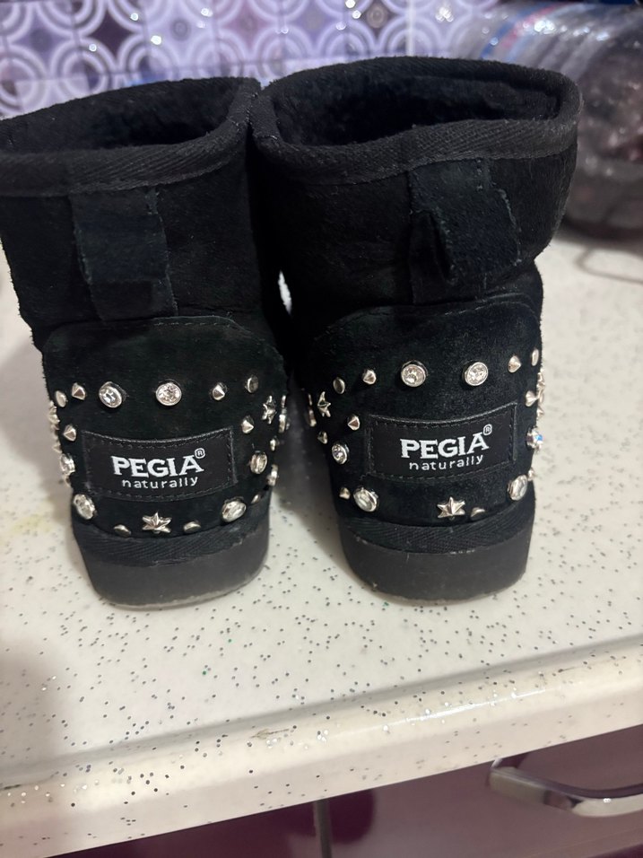 Pegia UGG Bot - Görsel 2