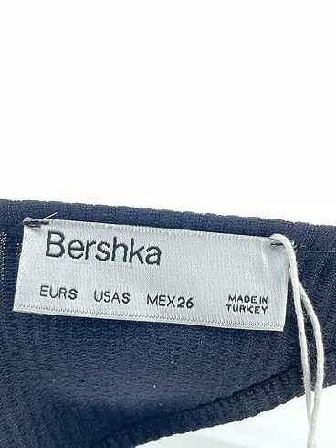 s Beden siyah Renk Bershka Mini Üst %70 İndirimli.