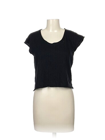 Pull and Bear T-shirt %70 İndirimli.