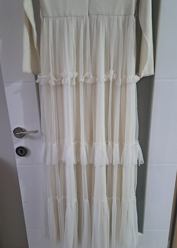 Uzun Beyaz Fırfırlı Bohem Elbise
nikahımda 1 saat giydim - Görsel 7