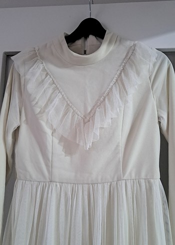 Uzun Beyaz Fırfırlı Bohem Elbise
nikahımda 1 saat giydim - Görsel 5