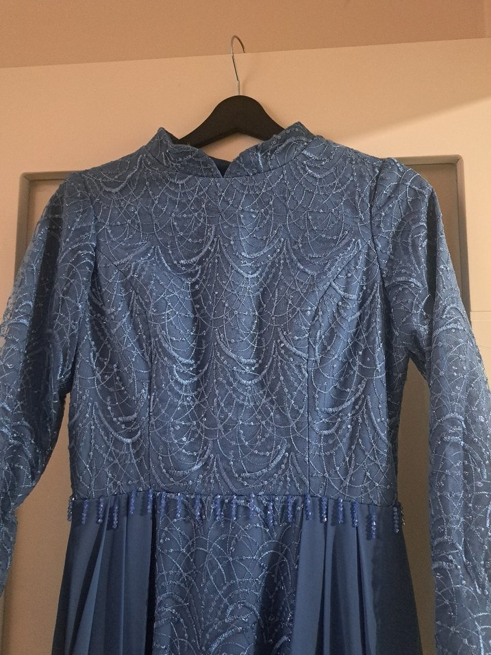 Nakışlı Yüksek Yakalı buz mavisi balik kesimli Uzun Abiye Elbise - Görsel 3