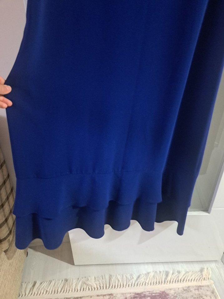 kolye Detaylı Mavi Uzun Kadın Elbise - Görsel 3