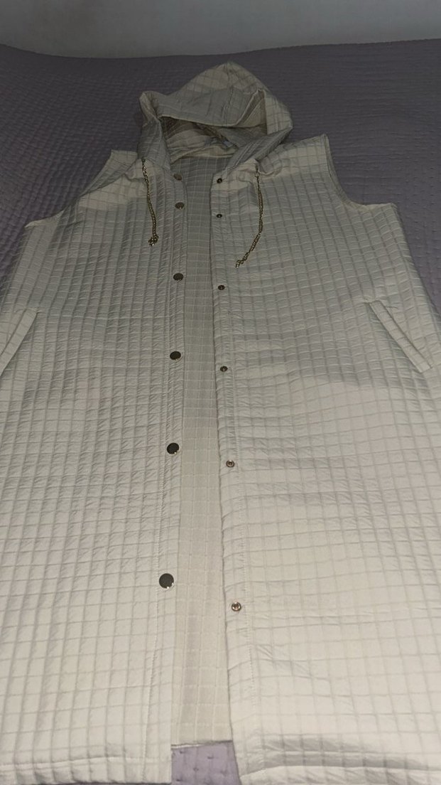 Düğmeli Kapüşonlu yelek 1 kere giyildi - Görsel 3