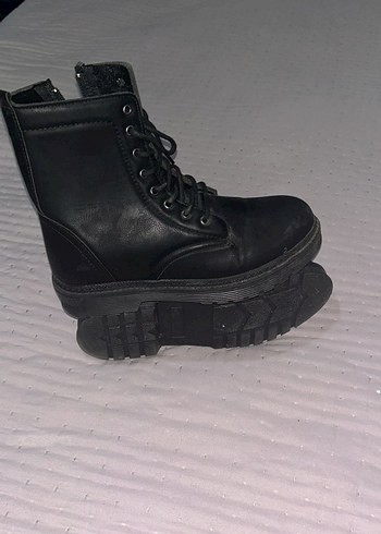 Siyah Deri Bağcıklı Stiletto Topuklu Bot - Görsel 3