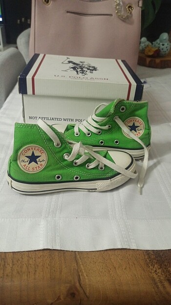 27 Beden yeşil Renk Converse 27 numara çocuk ayakkabisi