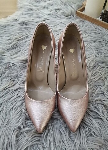Gold Rose stiletto