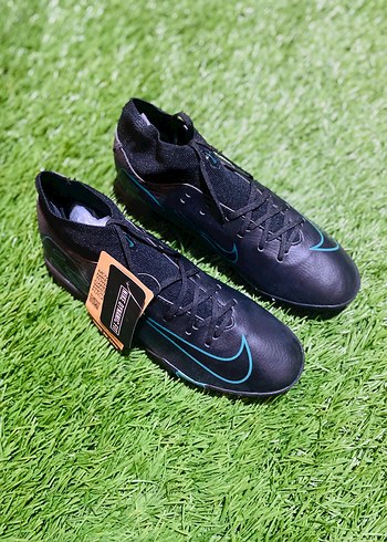 Siyah Erkek Futbol Ayakkabısı Velcro Detaylı