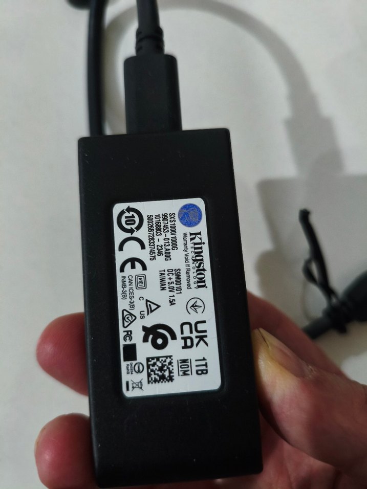 Kingston XS1000 1TB Mini USB 3.2 Gen 2
SSD - Siyah - Görsel 2