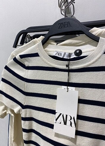 ZARA CROP BLUZ OMUZ DETAYLI