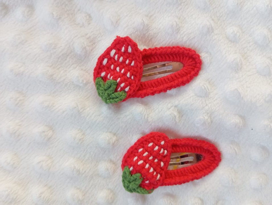 Nakışlı Kırmızı Örgü Çocuk Toka - Görsel 2