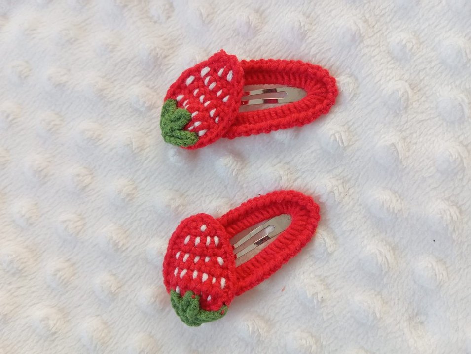 Nakışlı Kırmızı Örgü Çocuk Toka - Görsel 4