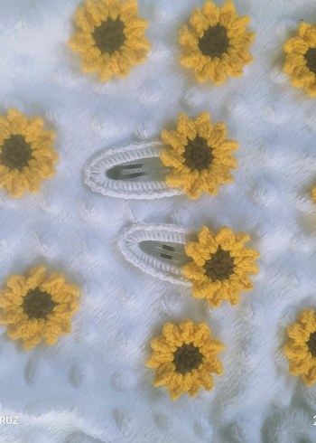 Örgü Sarı Çiçekli Çocuk Toka - Görsel 2