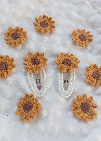 Beyaz Örgü Ayçiçeği Çiçekli Bebek Toka - Görsel 3