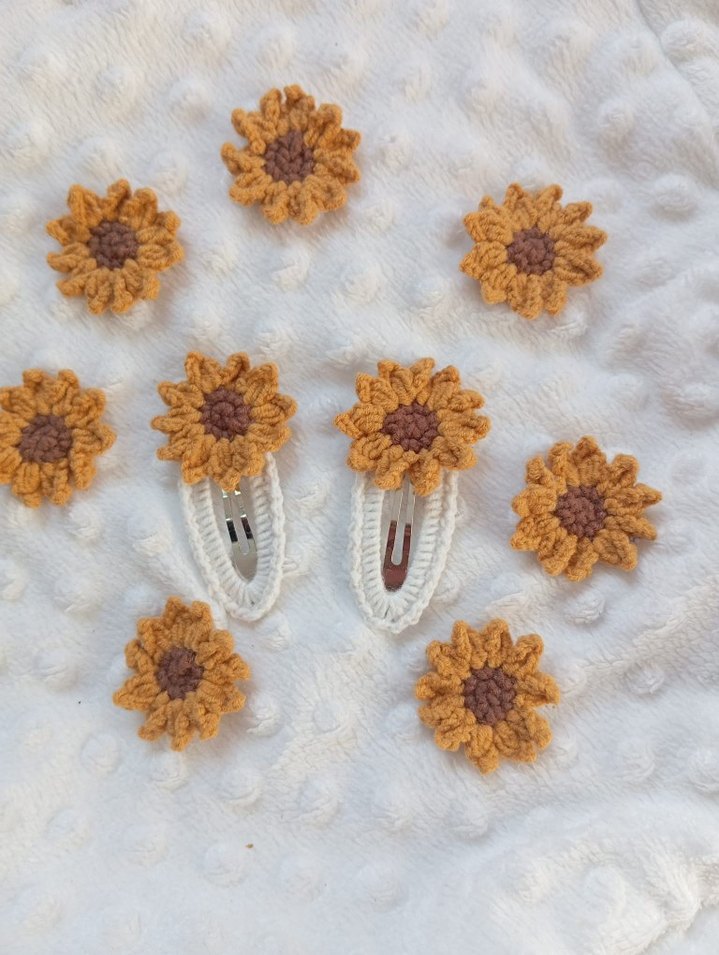 Beyaz Örgü Ayçiçeği Çiçekli Bebek Toka - Görsel 2