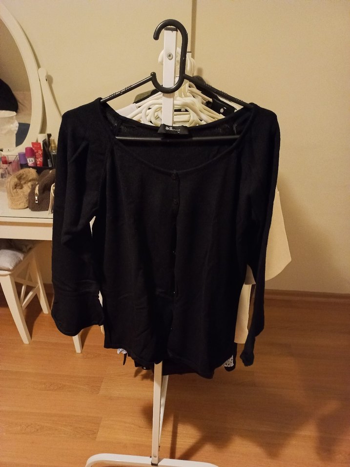 adL Siyah Düğmeli Kadın Hırka - Görsel 3