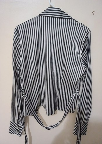 Düğmeli Siyah Beyaz Çizgili Kadın Gömlek - Görsel 3