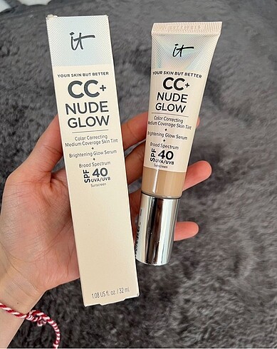 It cosmetics CC krem Nude glow light