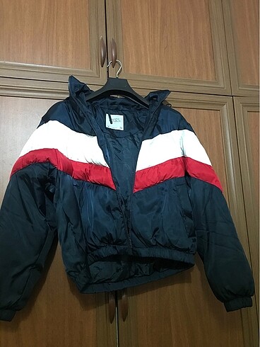 PULL&BEAR MONT
