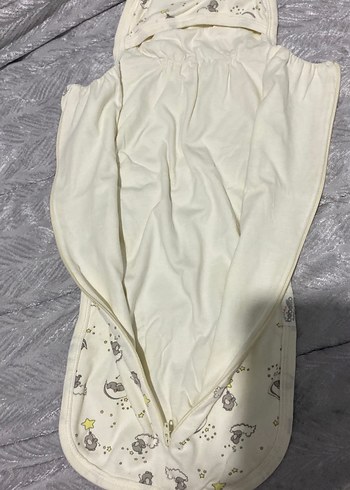 Bebek için Beyaz Baskılı Polar Kundak - Görsel 2