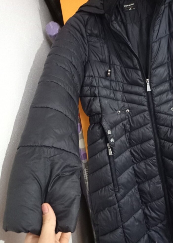 Siyah  şişme mont yeşil rengide mevcut - Görsel 3