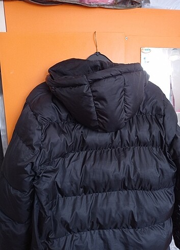 Siyah şişme mont  - Görsel 6