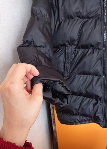 Siyah şişme mont  - Görsel 8