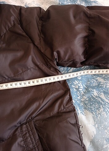 Siyah şişme mont  - Görsel 11