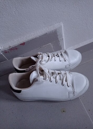 Beyaz Spor ayakkabı 