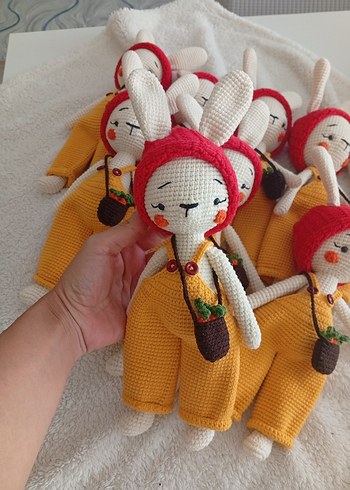 Renkli Sarı Tulumlu Tavşan Peluş Oyuncak