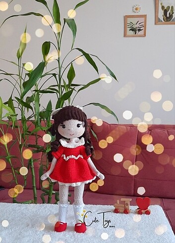 Beden El Örgüsü Amigurumi Kız