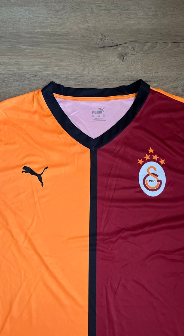 Erkek Kısa Kollu V Yaka Spor Forması - Görsel 2