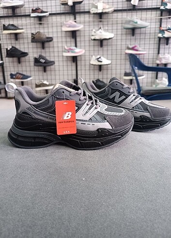 New balance kadın 36 38 39 40 nolar mevcut ??????