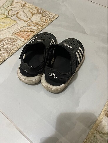 27 Beden siyah Renk Adidas çocuk sandalet