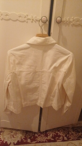 m Beden beyaz Renk Zara kırık beyaz ceket
